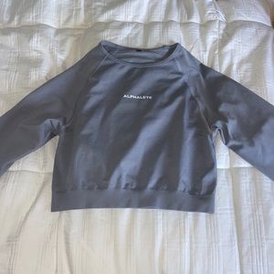 ALPHALETE AMPLIFY LONG SLEEVE CROP